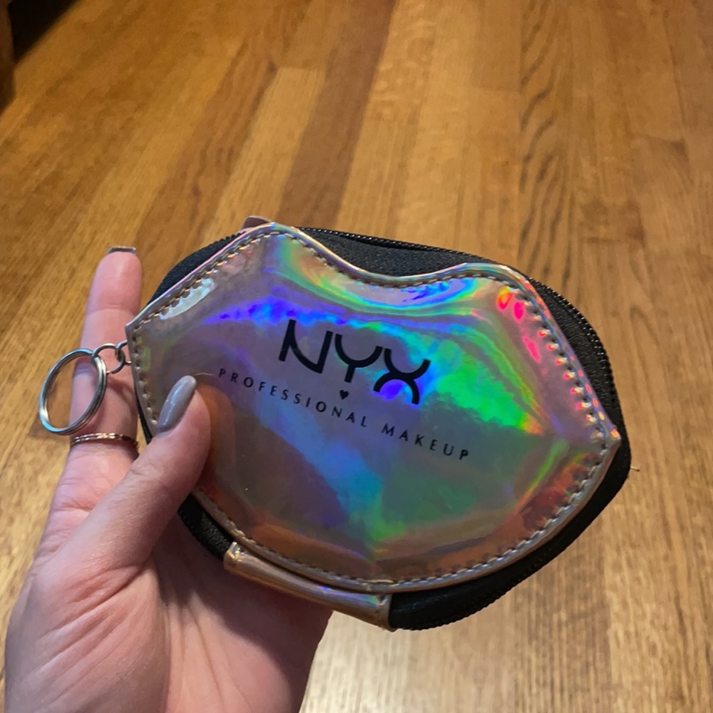 Adorable NYX makeup/coin pouch - brand new!